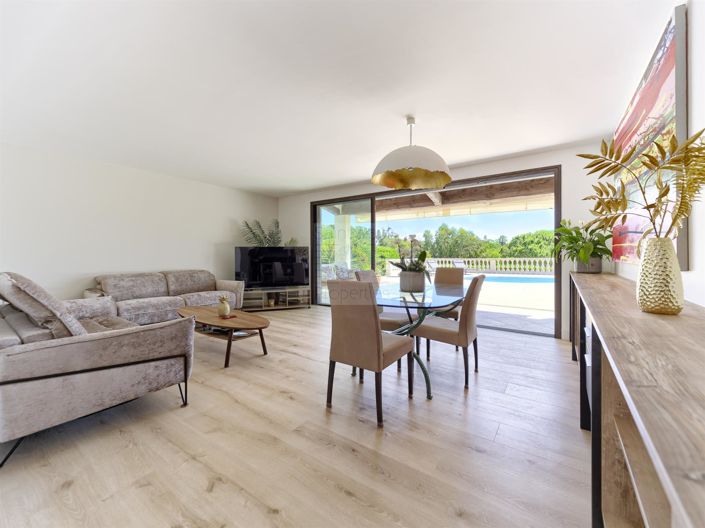 Image No.21-4 Bed House for sale