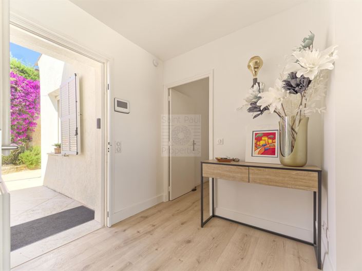 Image No.6-4 Bed House for sale