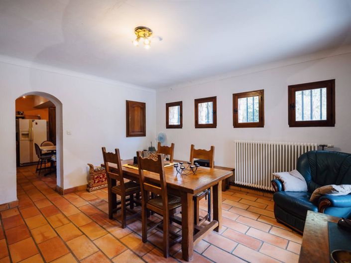 Image No.4-6 Bed House for sale