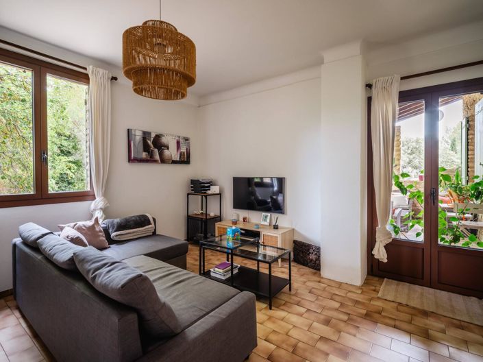 Image No.5-6 Bed House for sale