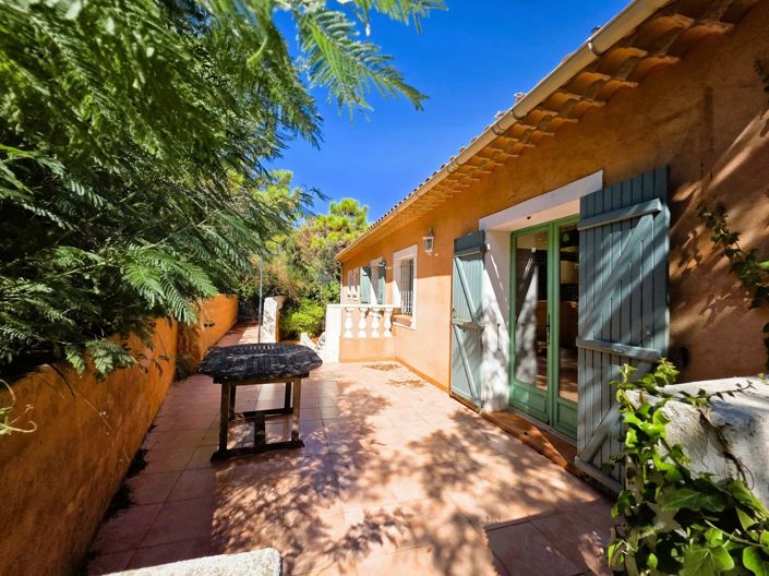 Image No.4-6 Bed House for sale