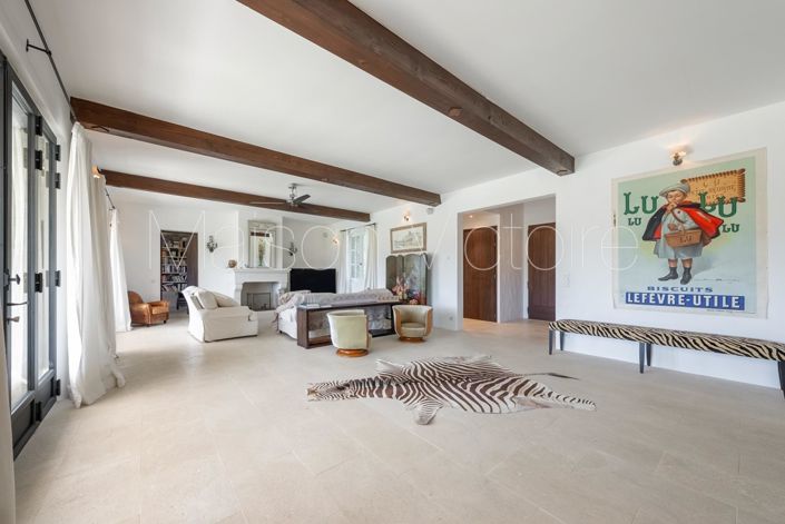 Image No.19-8 Bed House for sale