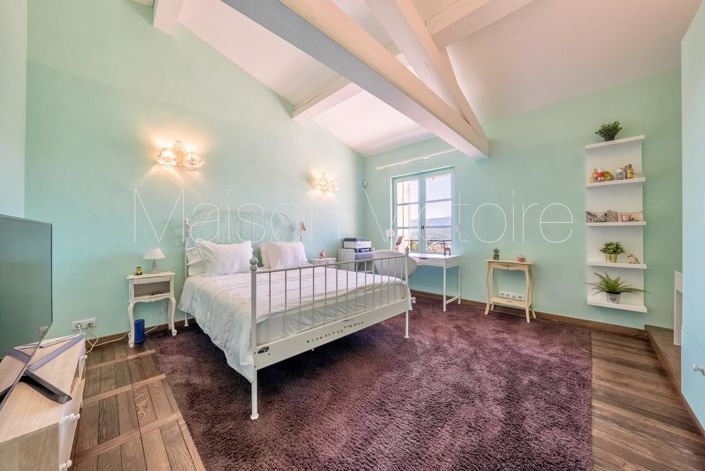 Image No.26-8 Bed House for sale