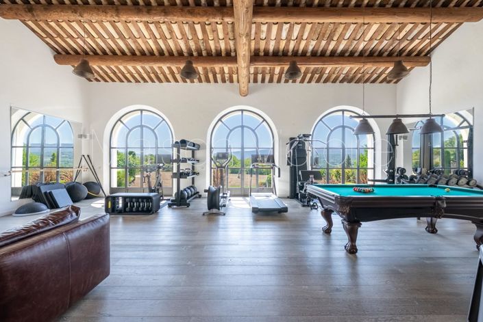 Image No.8-8 Bed House for sale