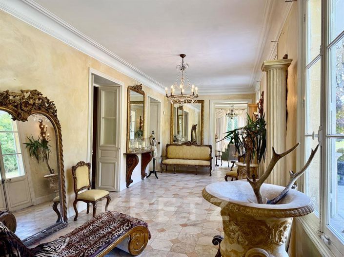 Image No.6-9 Bed Property for sale