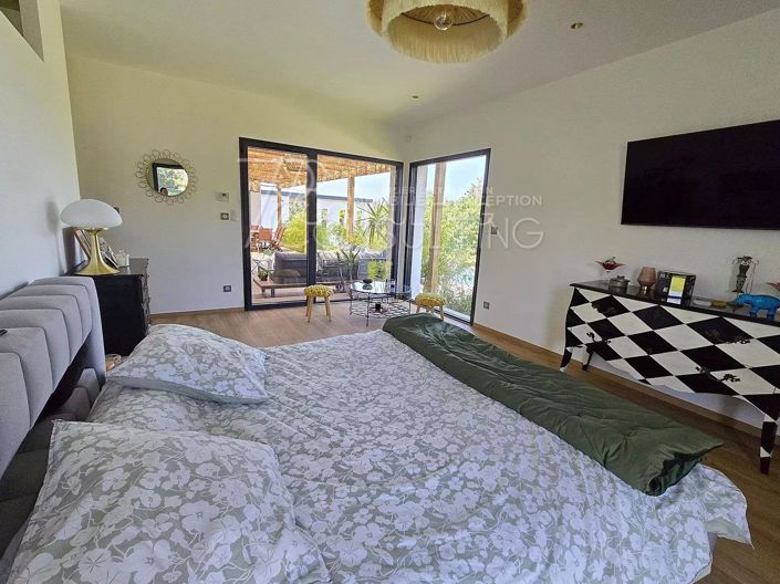 Image No.8-House for sale