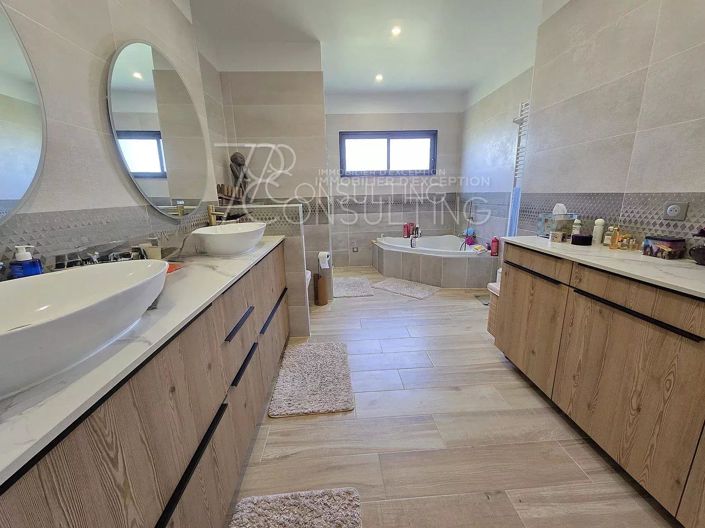 Image No.9-House for sale