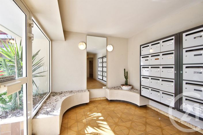 Image No.10-1 Bed Apartment for sale