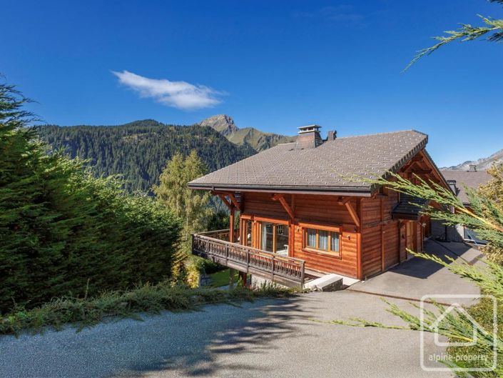 Image No.1-5 Bed Property for sale