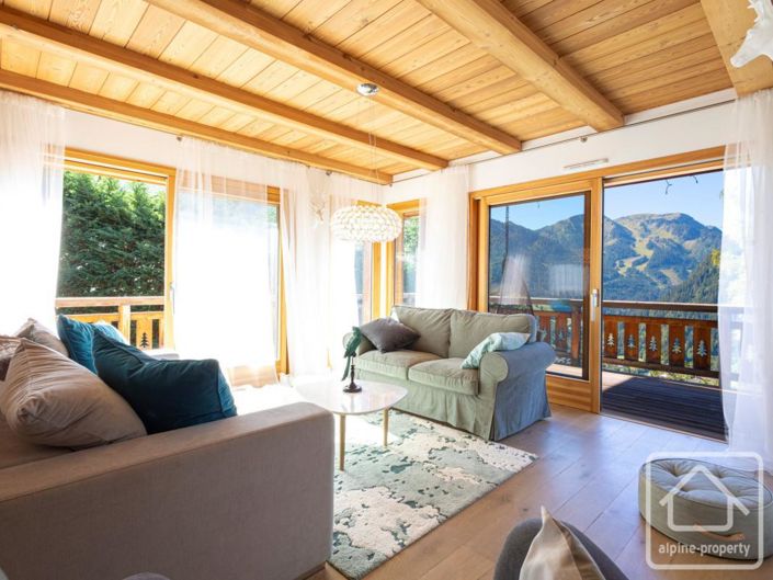 Image No.2-5 Bed Property for sale