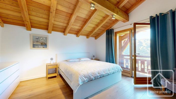 Image No.22-5 Bed Property for sale