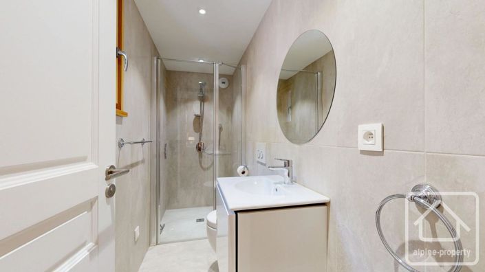 Image No.34-5 Bed Property for sale