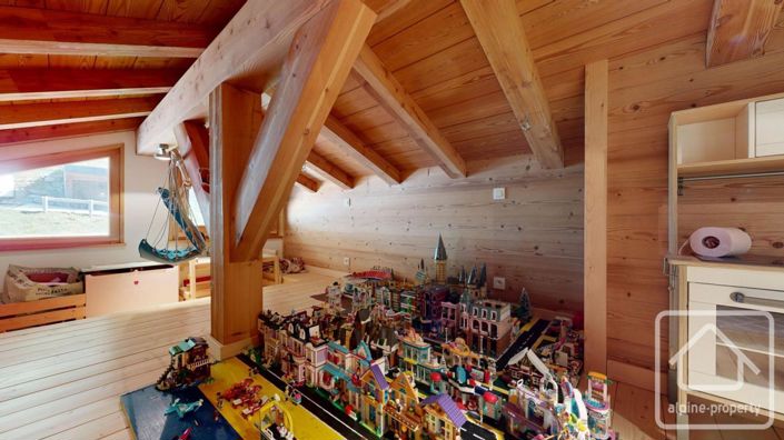 Image No.36-5 Bed Property for sale