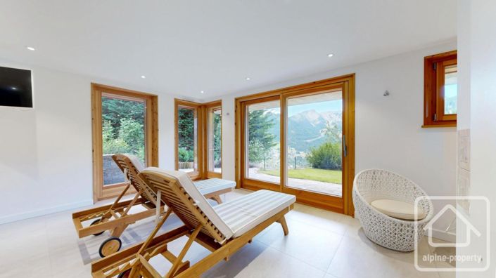 Image No.39-5 Bed Property for sale