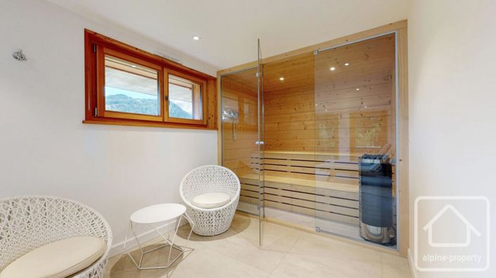 Image No.43-5 Bed Property for sale