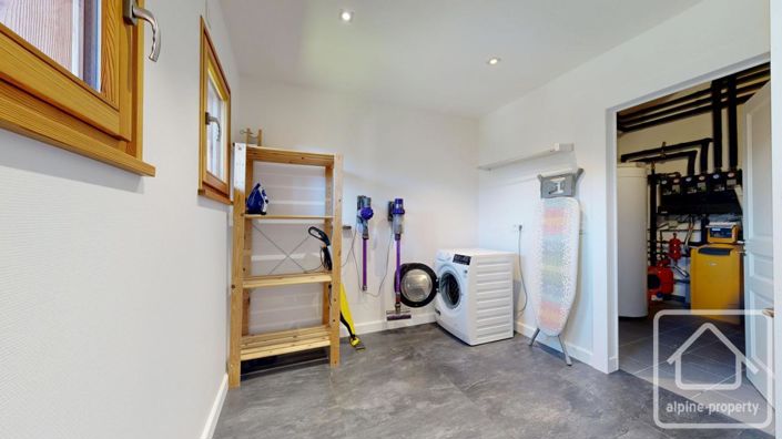 Image No.49-5 Bed Property for sale