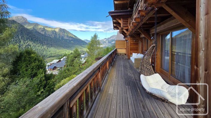 Image No.65-5 Bed Property for sale