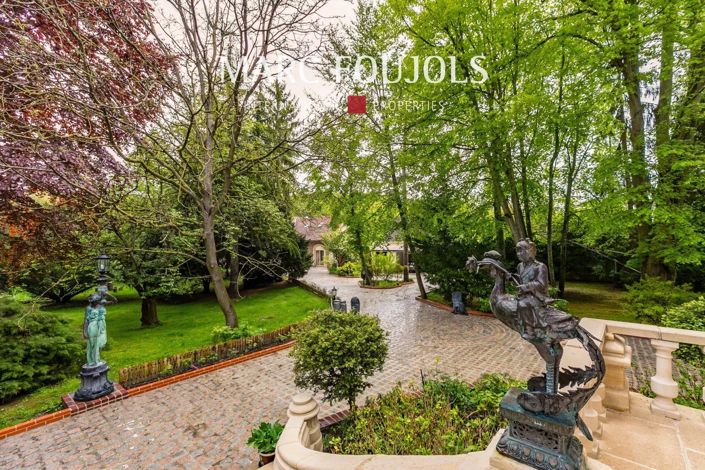 Image No.16-8 Bed House for sale