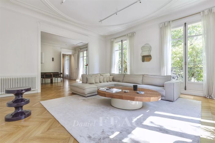 Image No.1-4 Bed Apartment for sale