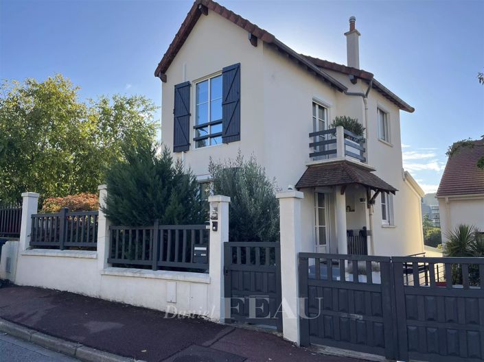 Image No.8-3 Bed House for sale