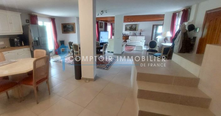 Image No.10-3 Bed House for sale