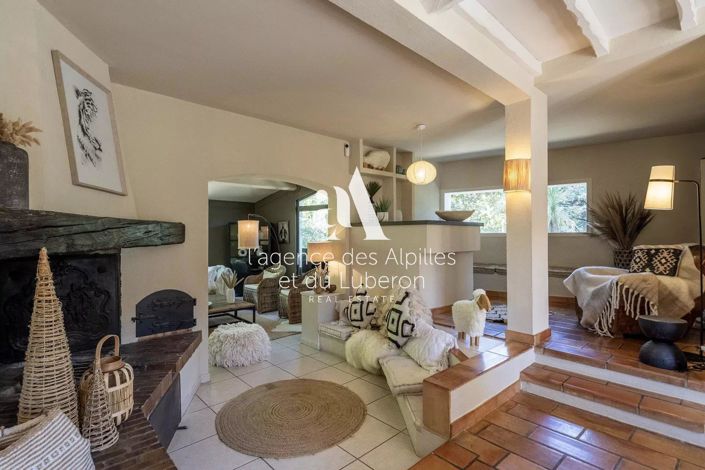 Image No.8-4 Bed House for sale