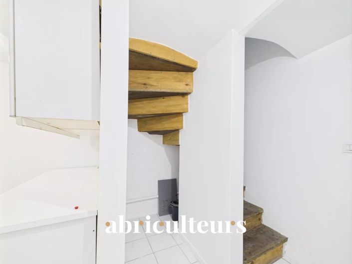 Image No.18-4 Bed House for sale