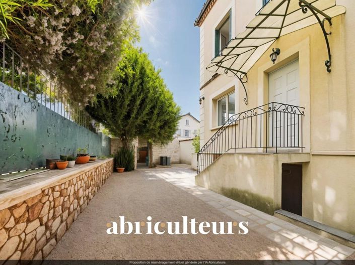 Image No.2-4 Bed House for sale