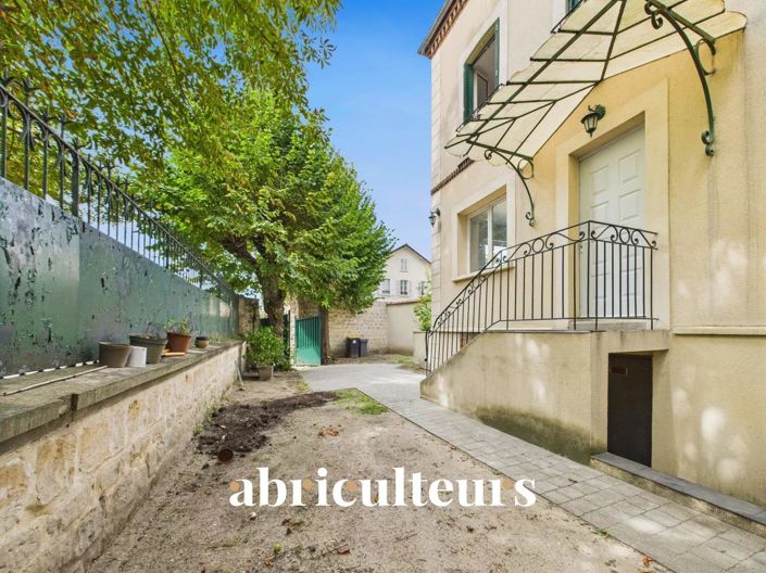 Image No.25-4 Bed House for sale