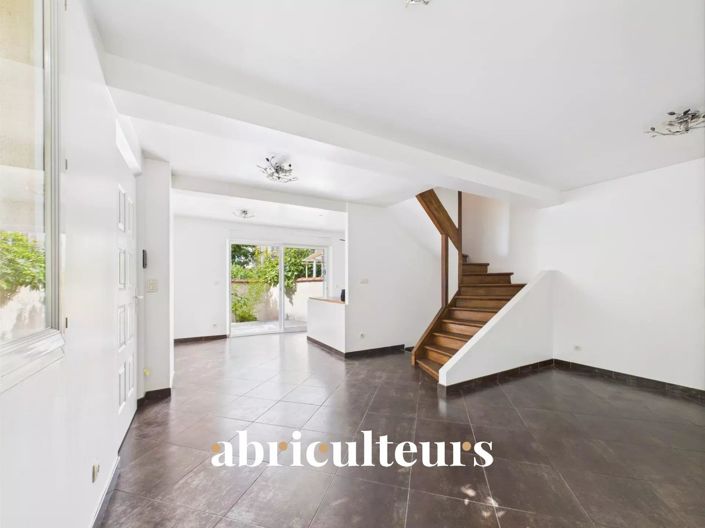 Image No.6-4 Bed House for sale