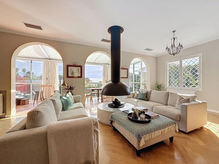 Image No.3-5 Bed House for sale