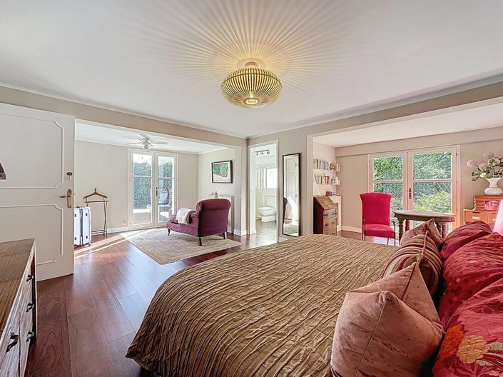 Image No.4-5 Bed House for sale