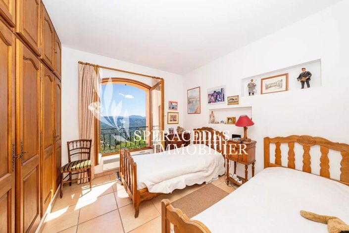 Image No.11-4 Bed House for sale