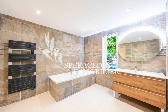 Image No.14-3 Bed House for sale