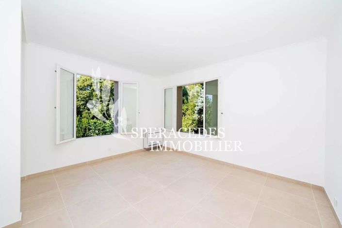 Image No.15-3 Bed House for sale