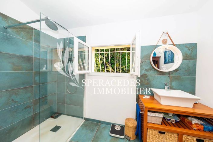 Image No.17-3 Bed House for sale