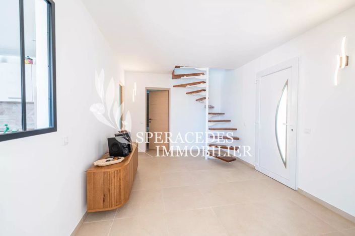 Image No.4-3 Bed House for sale