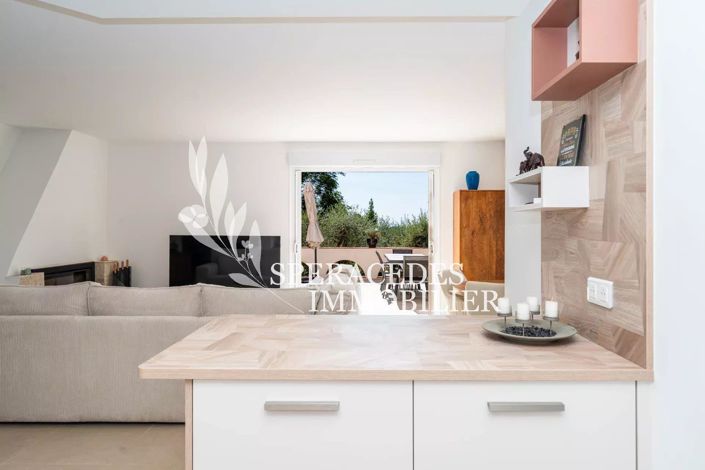 Image No.7-3 Bed House for sale