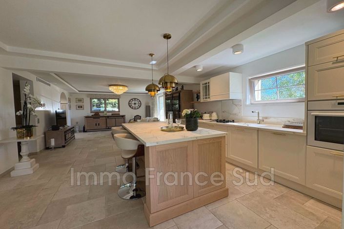 Image No.5-Maison de 5 chambres à vendre à Grimaud