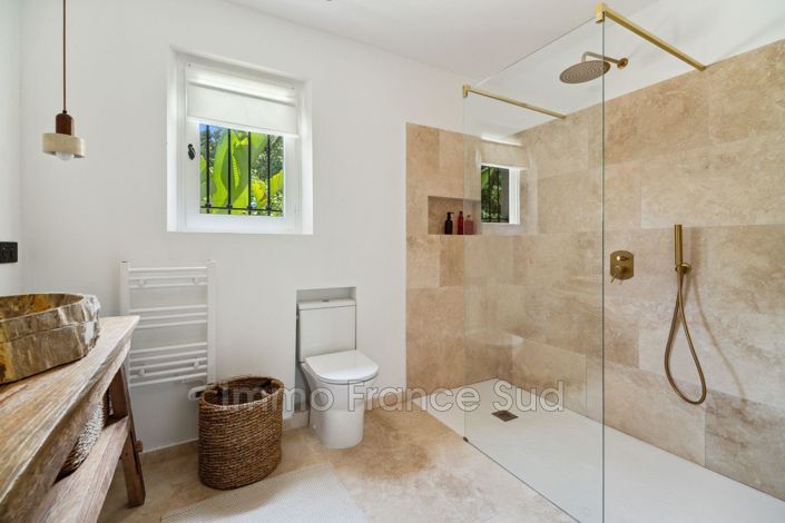 Image No.19-5 Bed House for sale