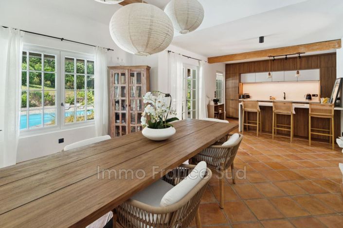 Image No.4-5 Bed House for sale