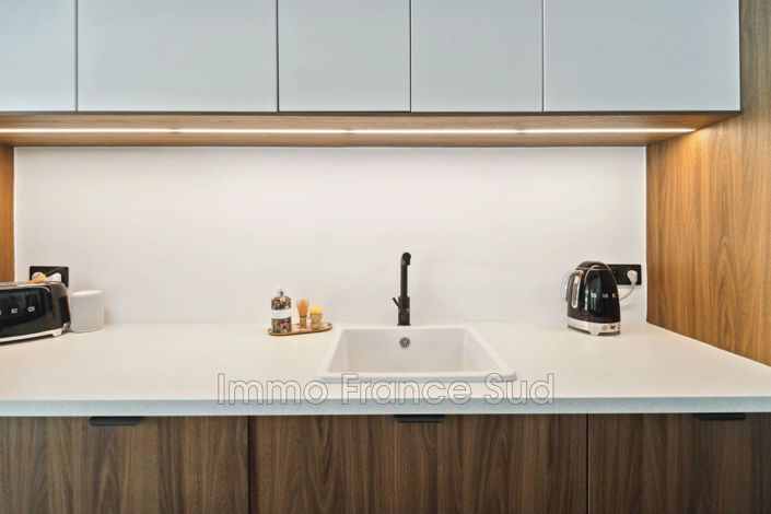 Image No.5-5 Bed House for sale