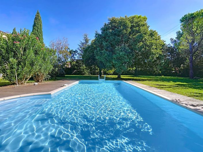 Image No.2-4 Bed House for sale