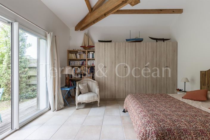 Image No.14-6 Bed House for sale