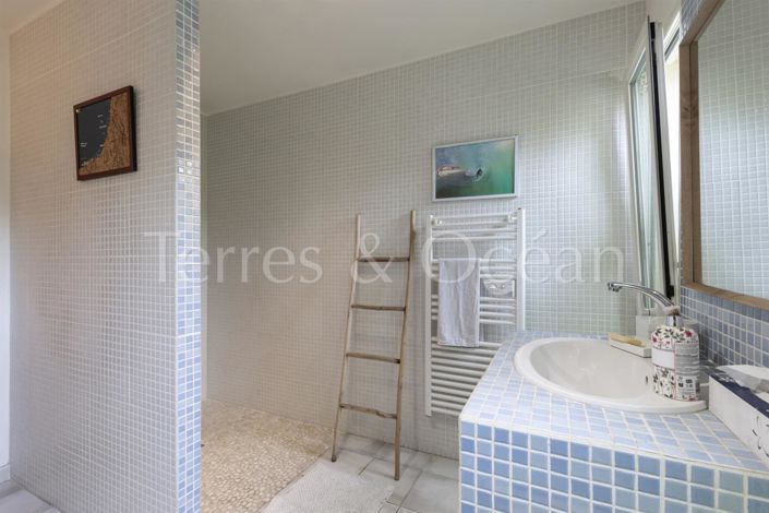 Image No.15-6 Bed House for sale