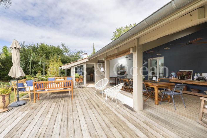 Image No.17-6 Bed House for sale