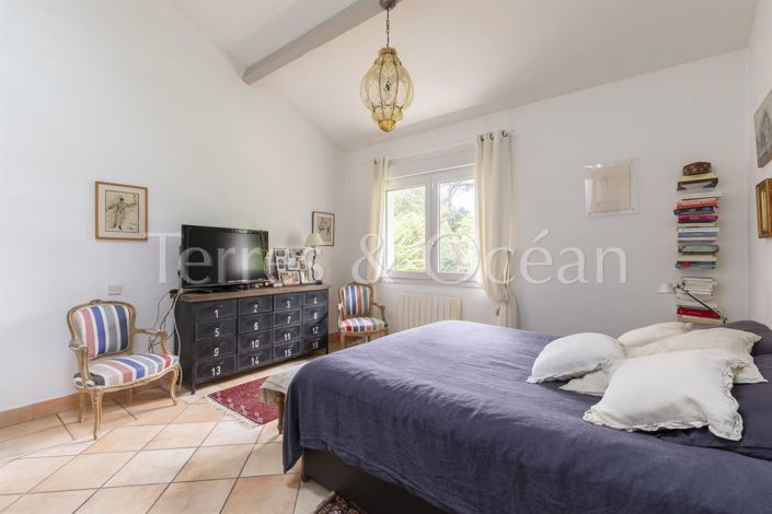 Image No.20-6 Bed House for sale