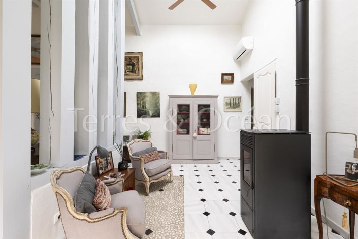 Image No.24-6 Bed House for sale