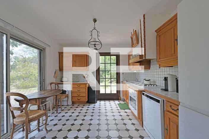 Image No.6-4 Bed House for sale