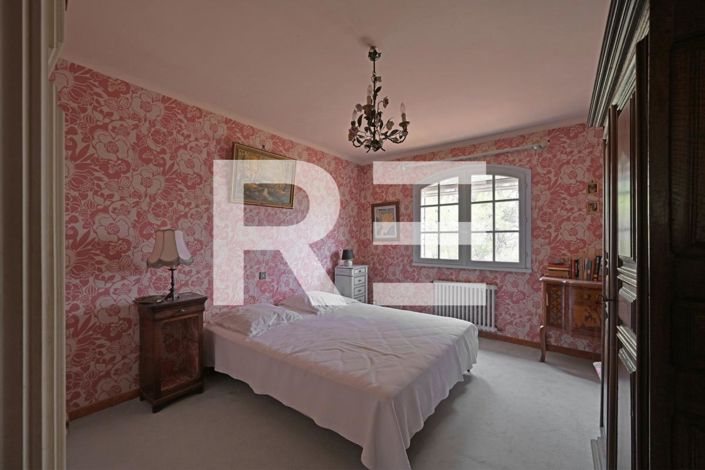 Image No.8-4 Bed House for sale